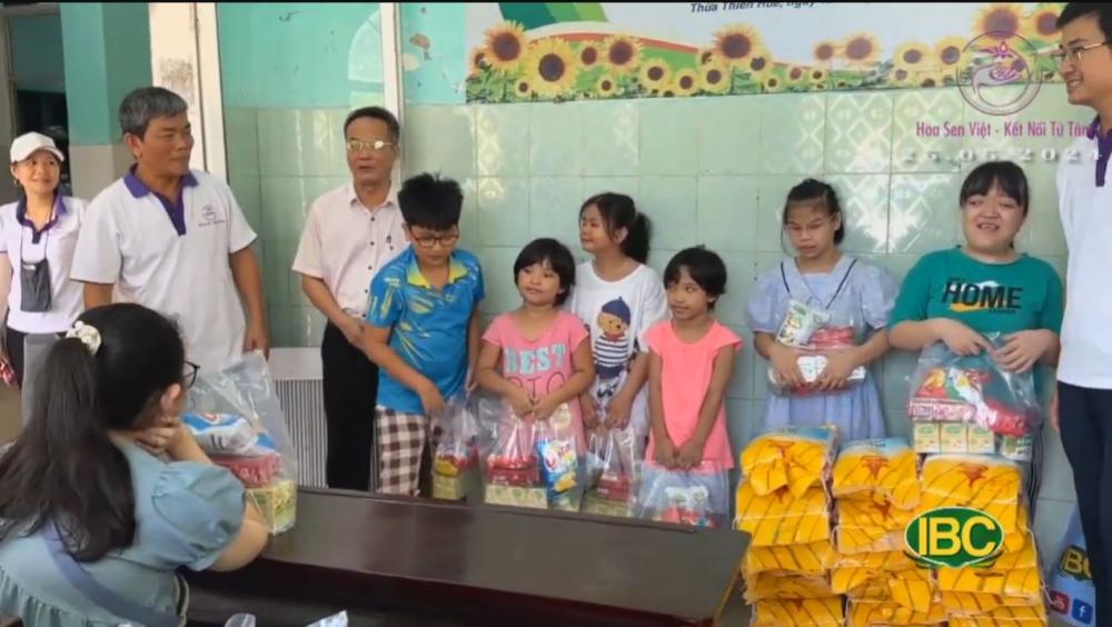 [2024.05.25] Thăm và tặng quà cho các em mồ côi, mù lòa, khuyết tật TT Hue