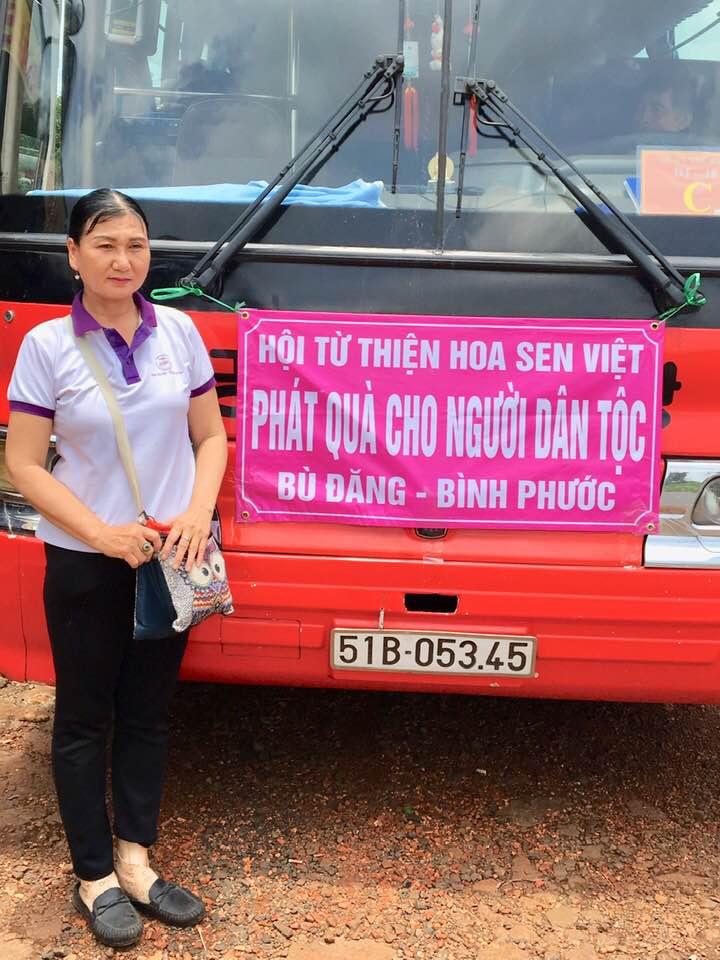 HOA SEN VIỆT TẶNG 200 PHẦN QUÀ TỪ THIỆN CHO NGƯỜI DÂN TỘC Ở BÙ ĐĂNG-BÌNH PHƯỚC 25 THANG 8,2019