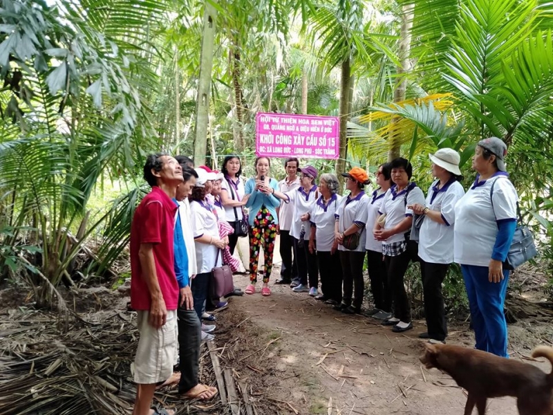 HOA SEN VIỆT XÂY CẦU SỐ 15 NGÀY 3/11/2019 do gia đình phật tử Quảng Ngộ - Diệu Hiền ở Đức Quốc bảo trợ