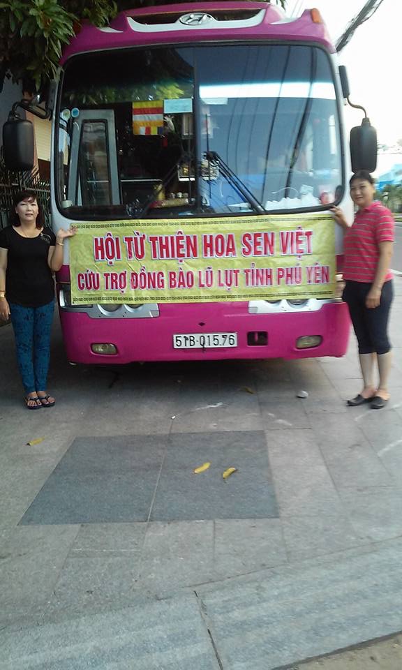 [2016.11.26] Phóng sự tặng quà từ thiện cho đồng bào bão lụt tại Phú Yên