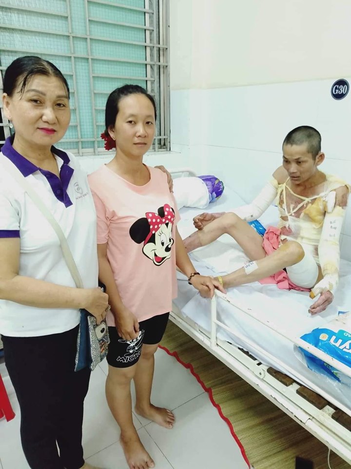 Thăm và tăng tiền cho các bệnh nhân nghèo bị phỏng nặng BV Chợ Rẫy 14/10/2019