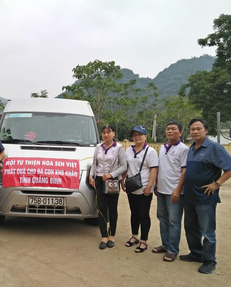 [2018.10.12] TRAO TẶNG 200 PHẦN QUÀ CHO BÀ CON NGHÈO TẠI XÃ HOA THANH – QUẢNG BÌNH