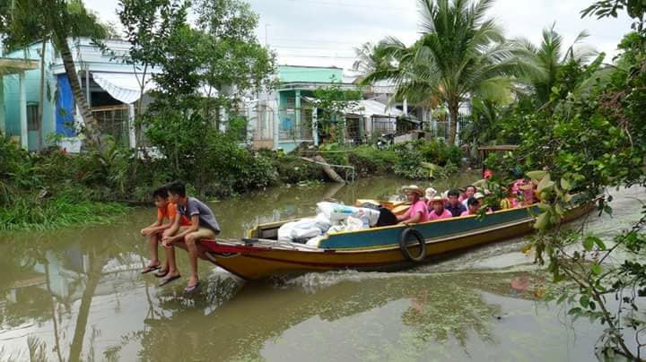 [2017.10.21] Từ thiện 350 phần quà cho học sinh nghèo tại huyện Phụng Hiệp, Tỉnh Hậu Giang & trẻ mồ côi tại Cần Thơ